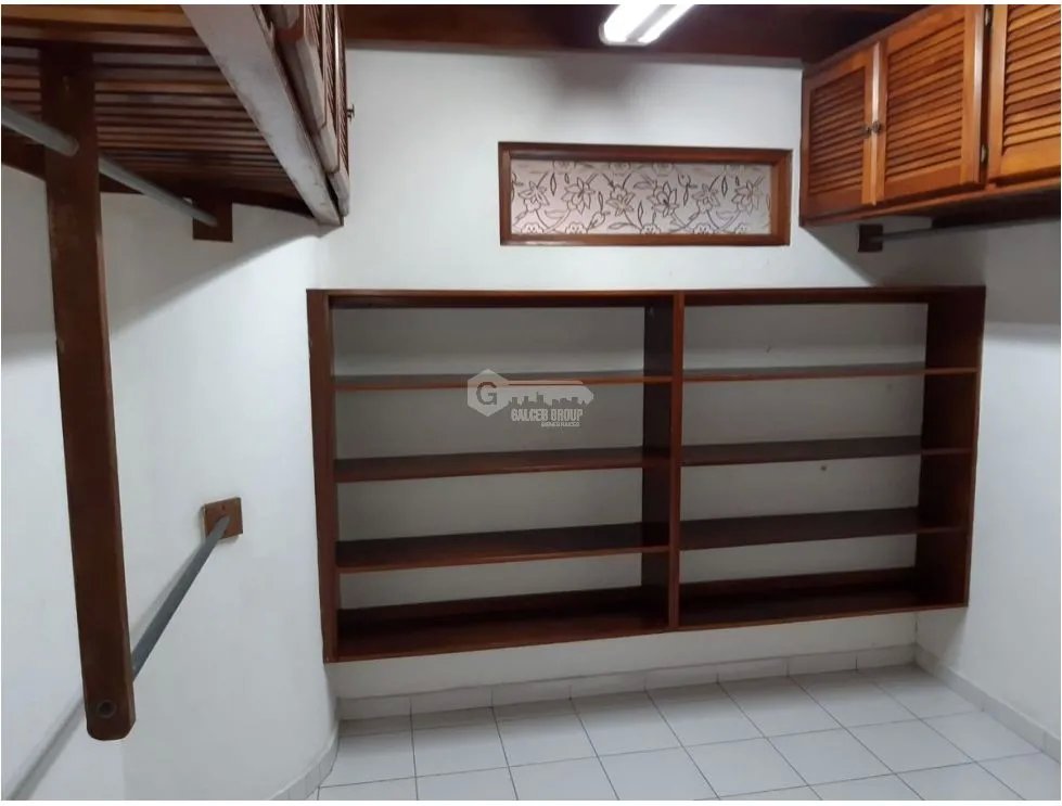 SE VENDE CASA ALTOS DE BETANIA DE 400M CON 3 HABITACION DE 2 NIVELES