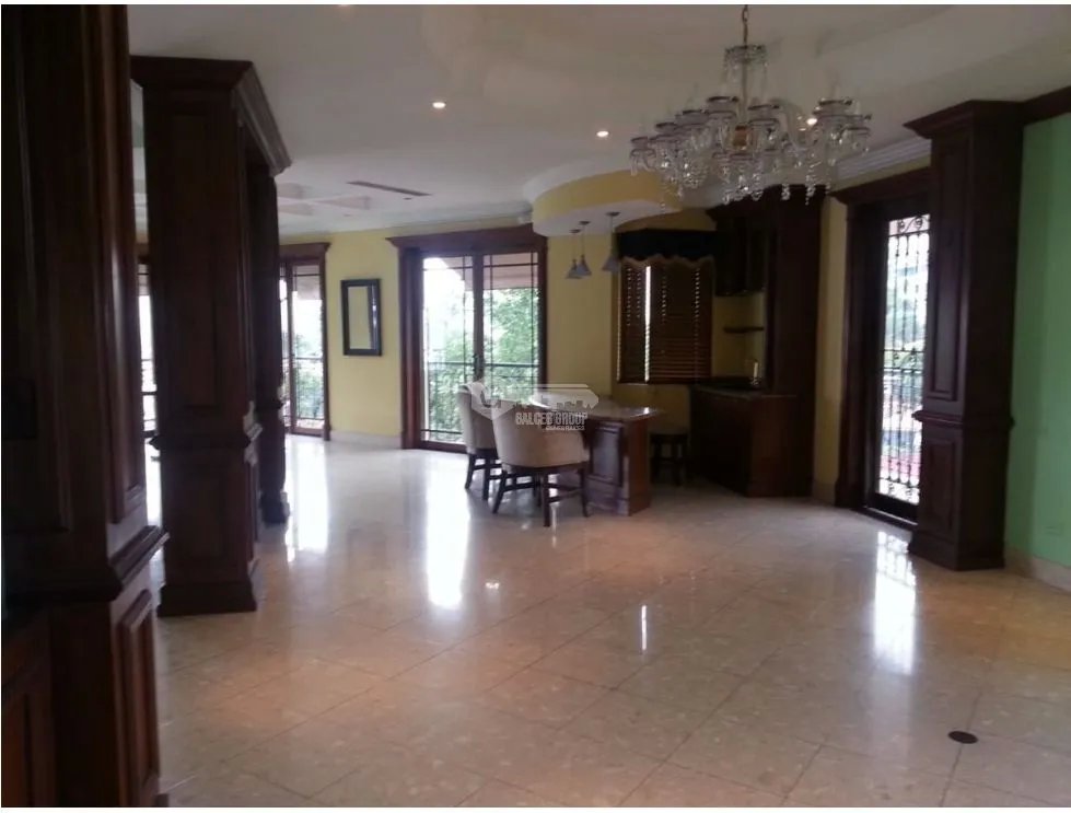 SE VENDE CASA ALTOS DE BETANIA DE 400M CON 3 HABITACION DE 2 NIVELES