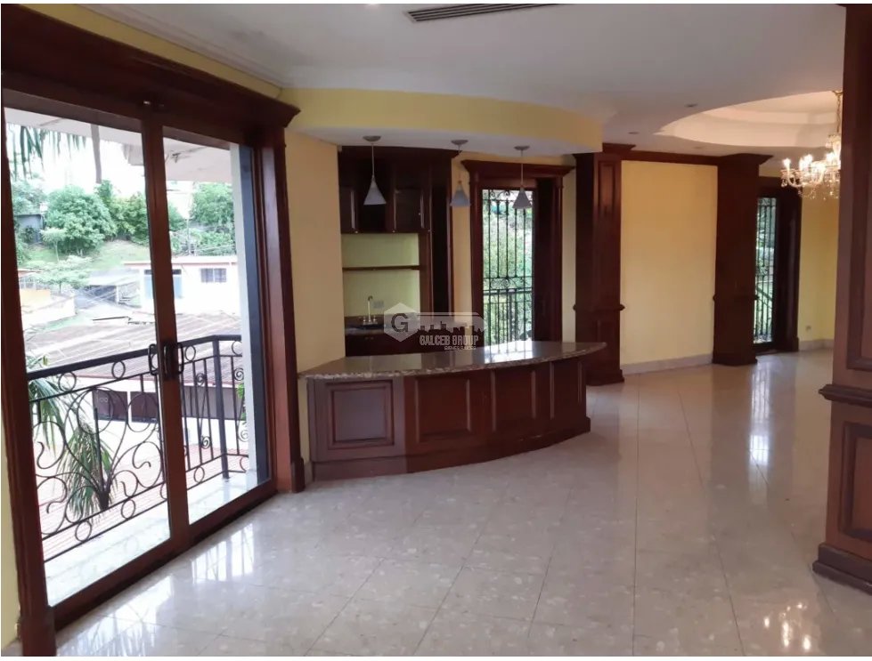 SE VENDE CASA ALTOS DE BETANIA DE 400M CON 3 HABITACION DE 2 NIVELES