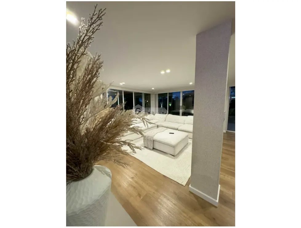 SE VENDE CASA EN VILLA LUCRE URB. ALTOS DE SAN RAFAEL CON PISCINA