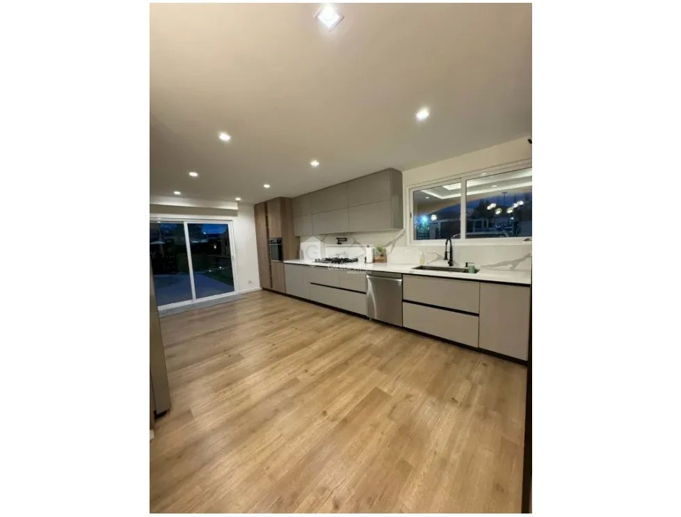 VILLA LUCRE / ALTOS DE SAN RAFAEL / 521M / 3 HABITACION / PISCINA