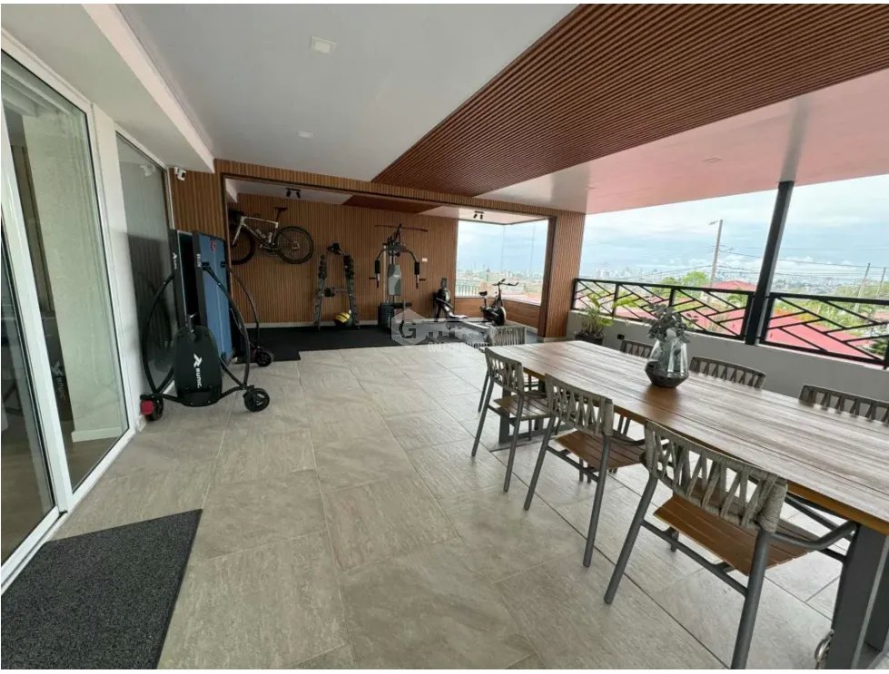 VILLA LUCRE / ALTOS DE SAN RAFAEL / 521M / 3 HABITACION / PISCINA