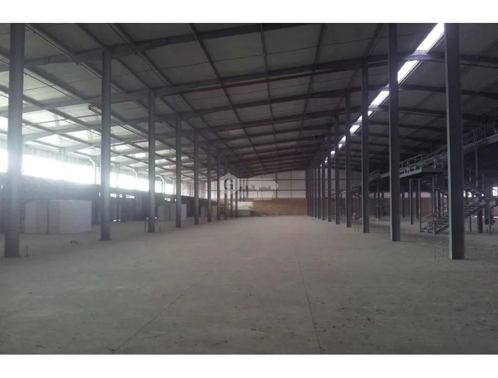 MILLA 8 / PARQUE INDUSTRIAL MILLA 8 / BODEGA CON MEZANINNE / 1603M