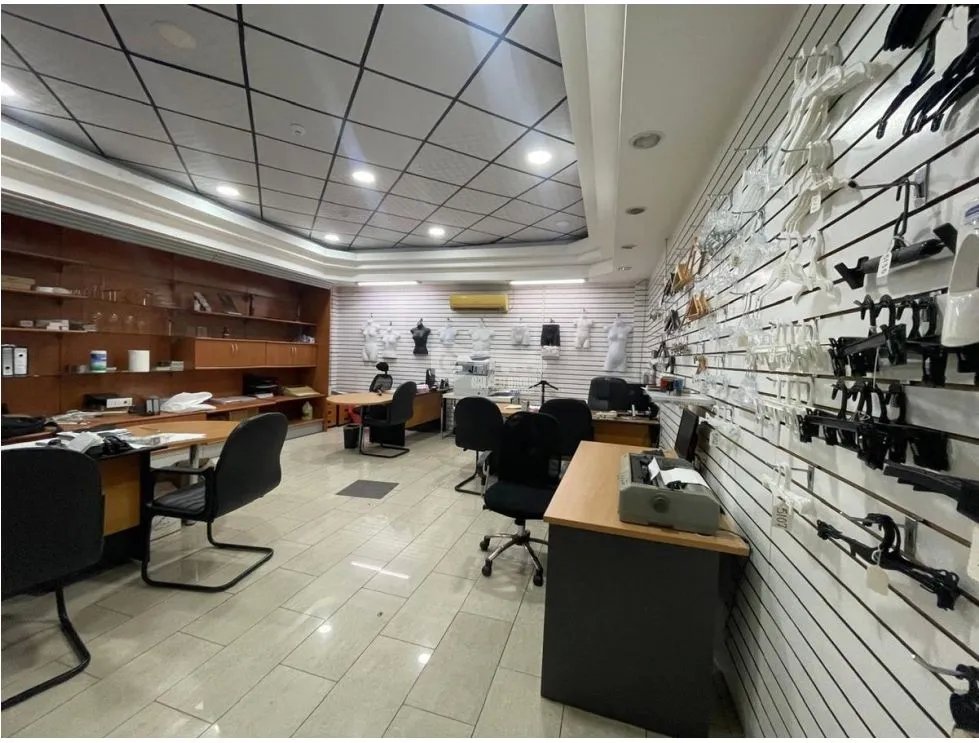 SE VENDE OFIBODEGA EN COLON SANTA ISABEL CON MEZZANINE SOBRE VIA