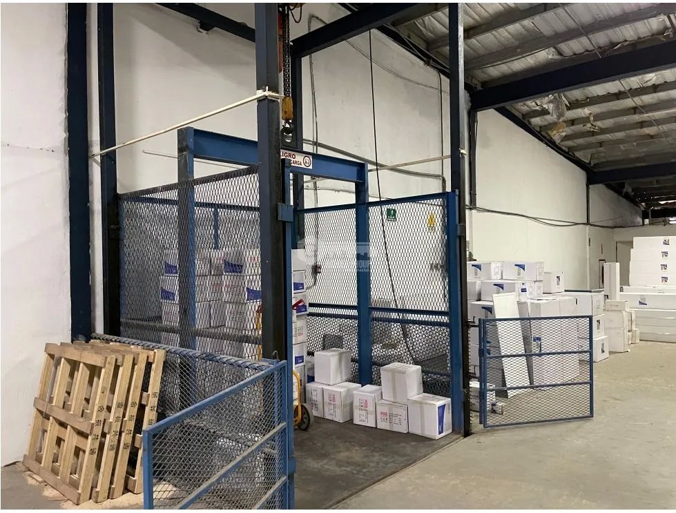 COLON / ZONA LIBRE / GALERA COMERCIAL FRANCE FIELD / 1628M / 2 NIVELES