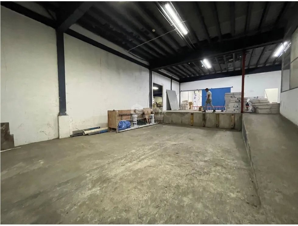 COLON / ZONA LIBRE / GALERA COMERCIAL FRANCE FIELD / 1628M / 2 NIVELES
