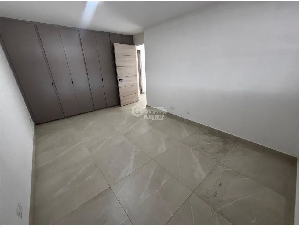 SE VENDE CASA EN SAN FRANCISCO URB. FLAMINGO DE 4 HABITACION Y TERRAZA
