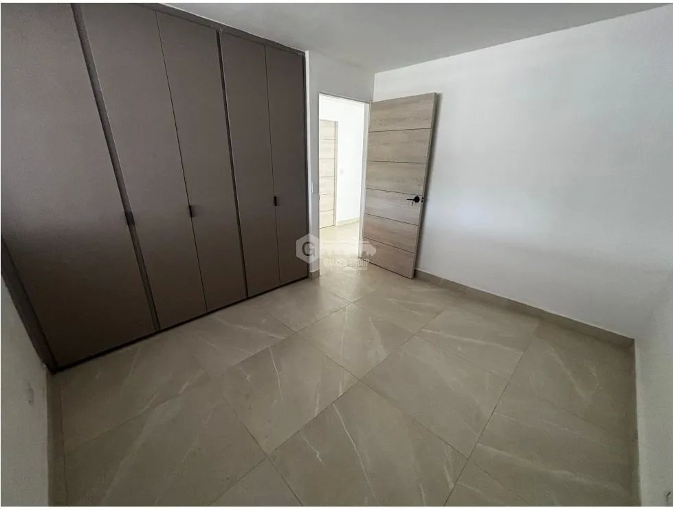SE VENDE CASA EN SAN FRANCISCO URB. FLAMINGO DE 4 HABITACION Y TERRAZA
