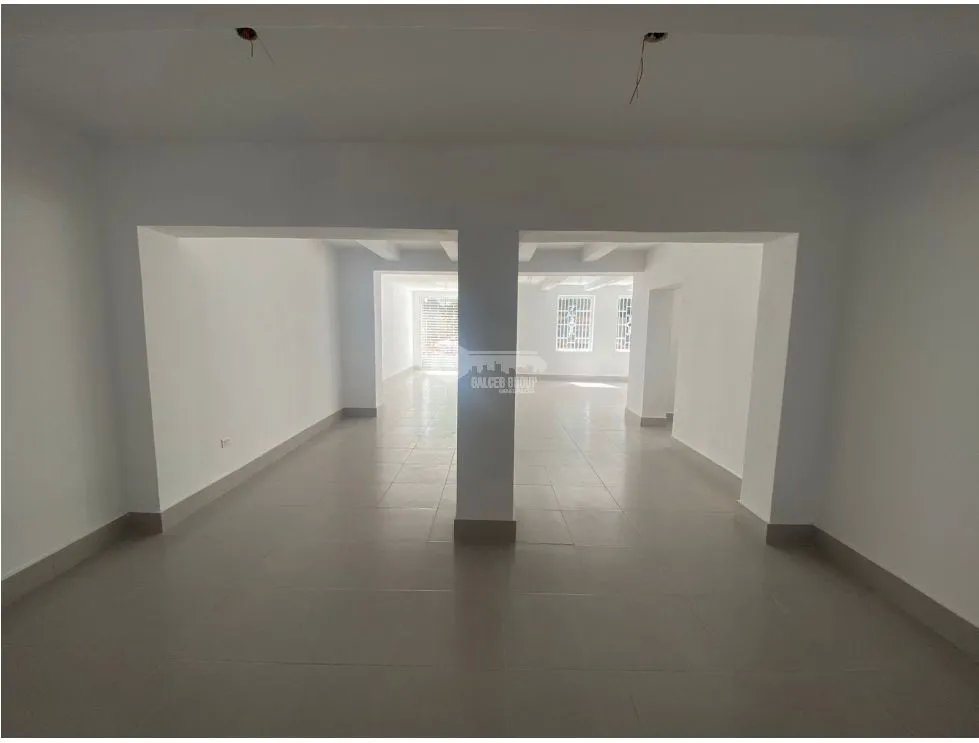LOCAL / BELLA VISTA / 75M / SOBRE AVENIDA PRINCIPAL / A ESTRENAR