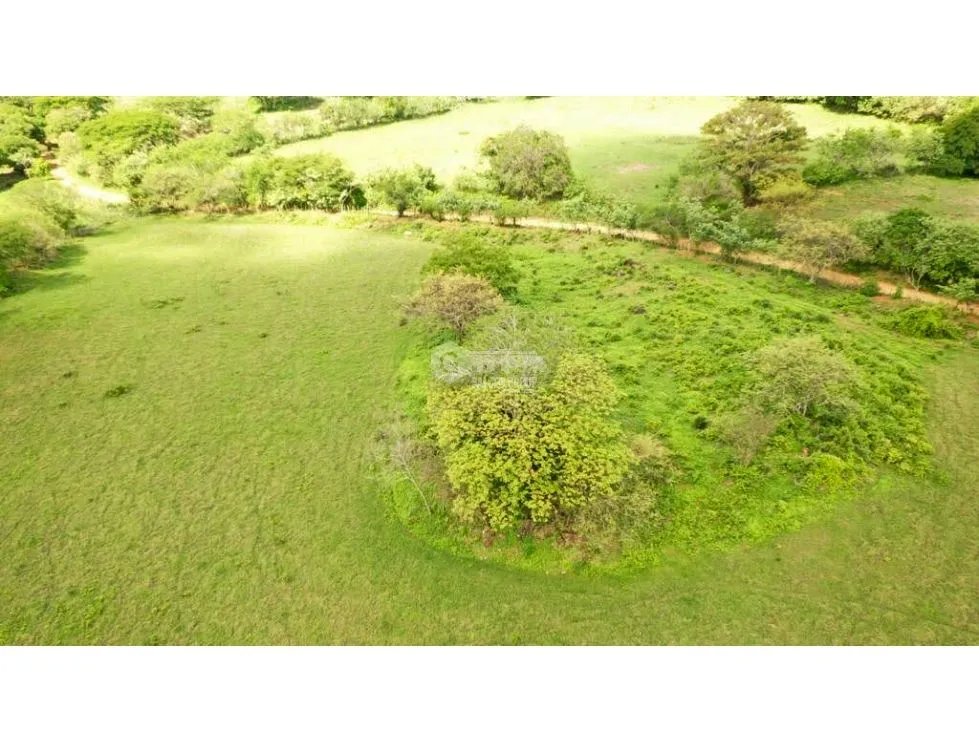 SE VENDE FINCA TITULADA IDEAL PARA GANADERÍA EN PARITA DE HERRERA