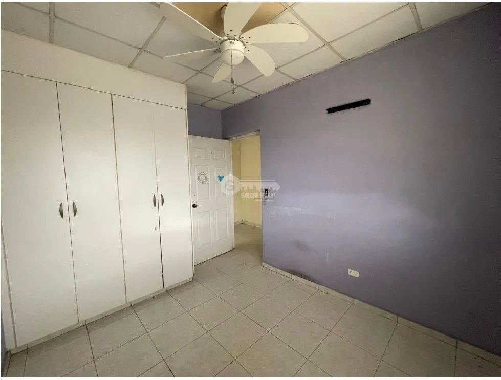 SE VENDE CASA EN PRADERAS DE SAN ANTONIO DE 3 HABITACIONES CON TERRAZA
