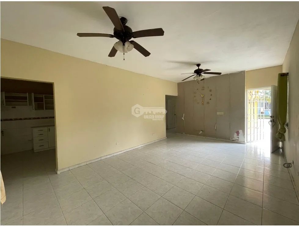 SE VENDE CASA EN PRADERAS DE SAN ANTONIO DE 3 HABITACIONES CON TERRAZA
