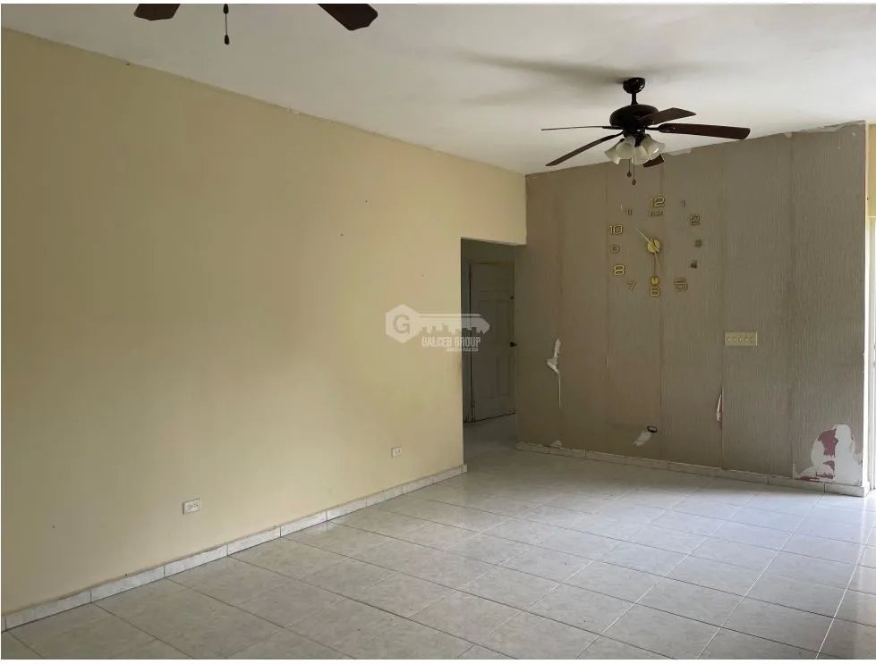 SE VENDE CASA EN PRADERAS DE SAN ANTONIO DE 3 HABITACIONES CON TERRAZA