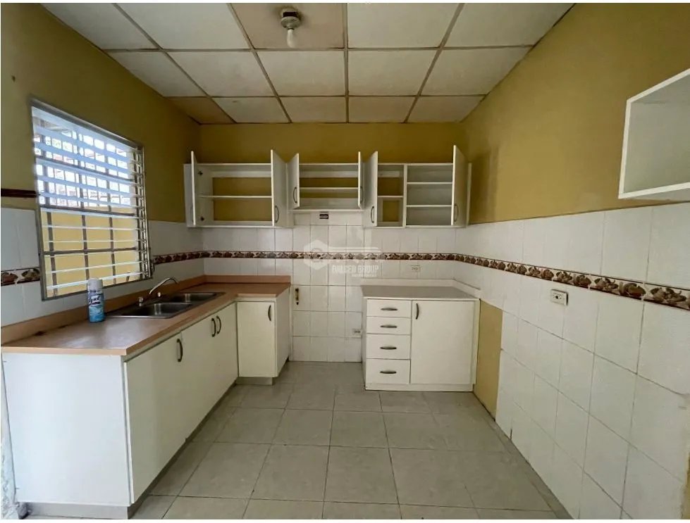 SAN ANTONIO / PRADERAS DE SAN ANTONIO / 250M / 3 HABITACION / TERRAZA