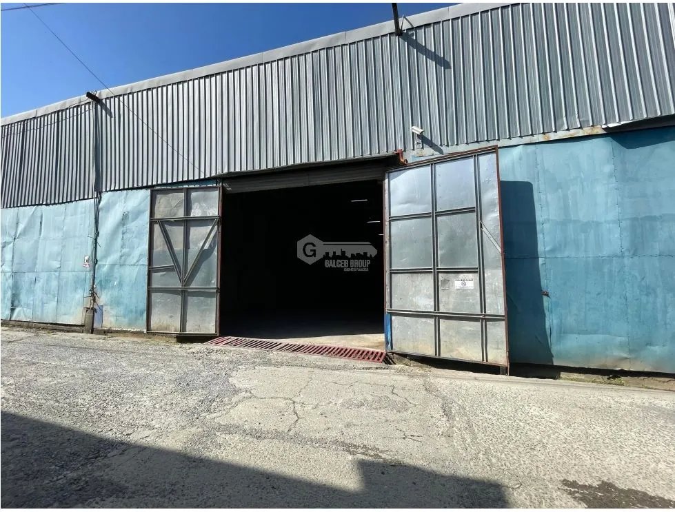 SE ALQUILA GALERA EN PARQUE INDUSTRIAL MAÑANITAS DE 561M CON TRIFASICA