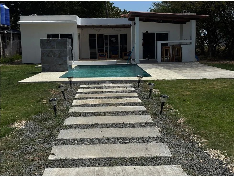 GORGONA / 800M / 3 HABITACIONES / PISCINA / A 1 CUADRA DE PLAYA MALIBU