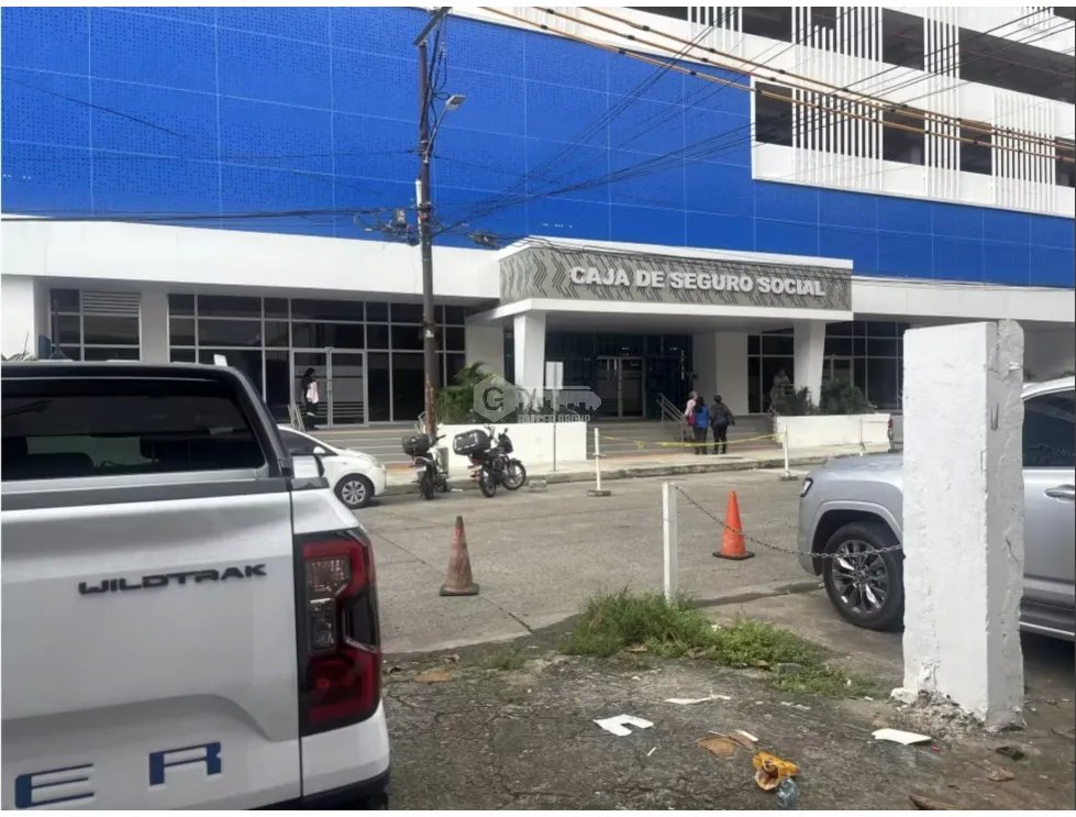 ALQUILER DE GALERA CALIDONIA AVE. MEXICO EDIFICIO ABJ EN VIA PRINCIPAL