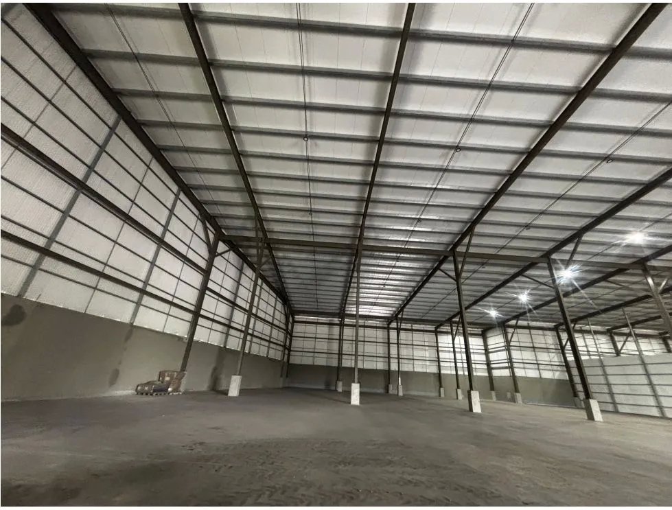 BODEGA EN LAS MAÑANITAS / USO COMERCIAL / 2738M /  PARQUE INDUSTRIAL