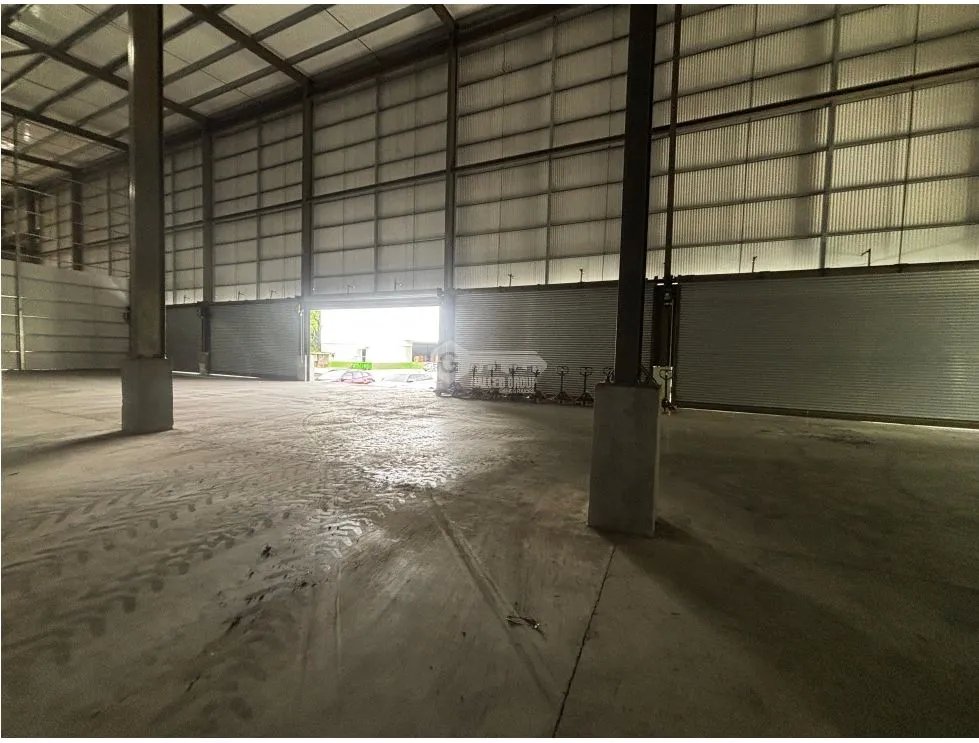 BODEGA EN LAS MAÑANITAS / USO COMERCIAL / 2738M /  PARQUE INDUSTRIAL