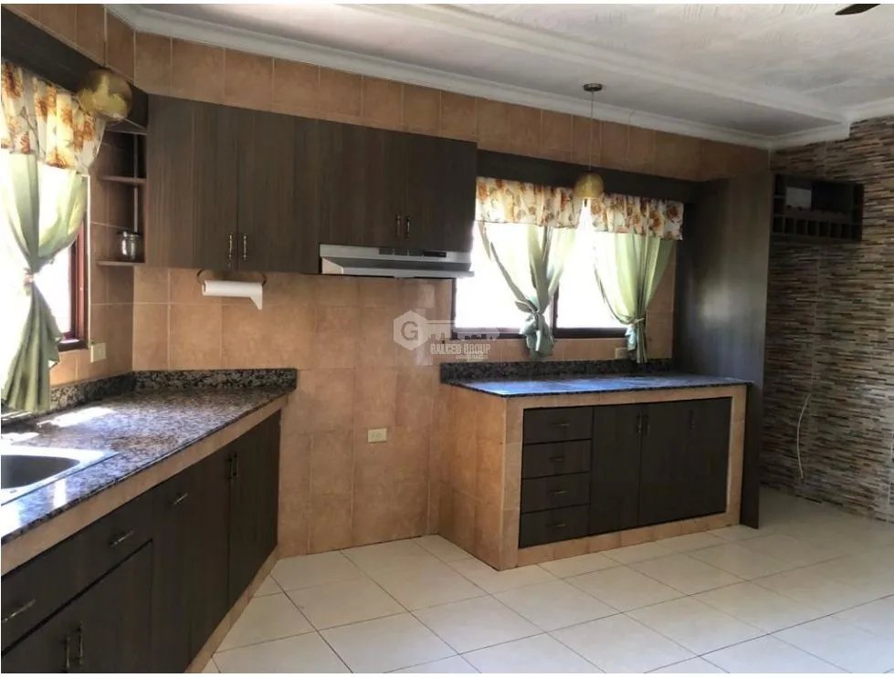 Single Family House for sale in David