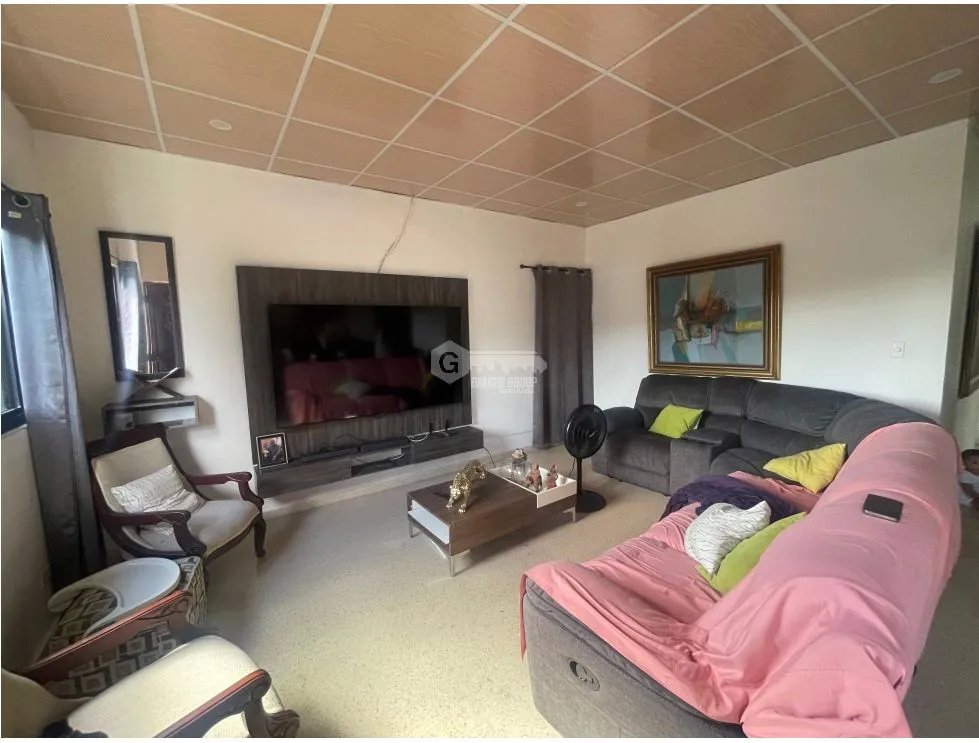 SE VENDE CASA EN SAN ISIDRO RES. CAMPO VERDE DE 3 HABITACIÓNES Y PATIO