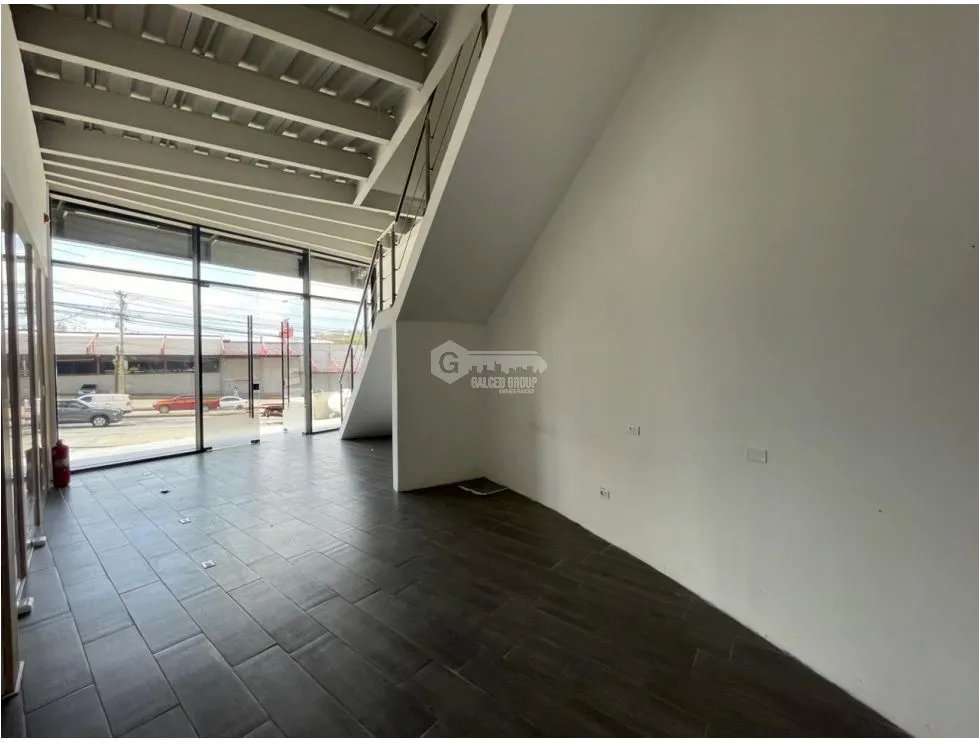 LOCAL / TUMBA MUERTO / MIDTOWN PLAZA / 110M / VACIO / PLANTA BAJA