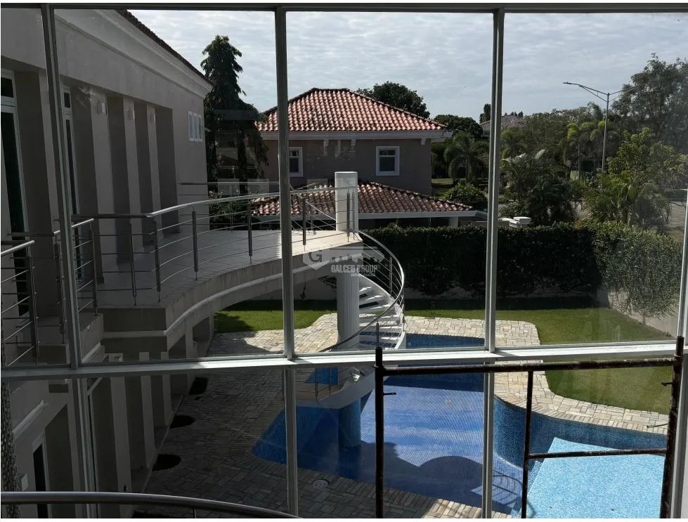 SE VENDE CASA EN COSTA DEL ESTE PH LAS MAGNOLIAS CON PISCINA