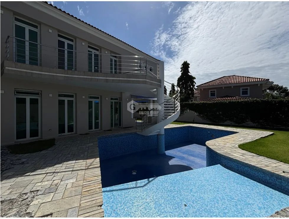 SE VENDE CASA EN COSTA DEL ESTE PH LAS MAGNOLIAS CON PISCINA
