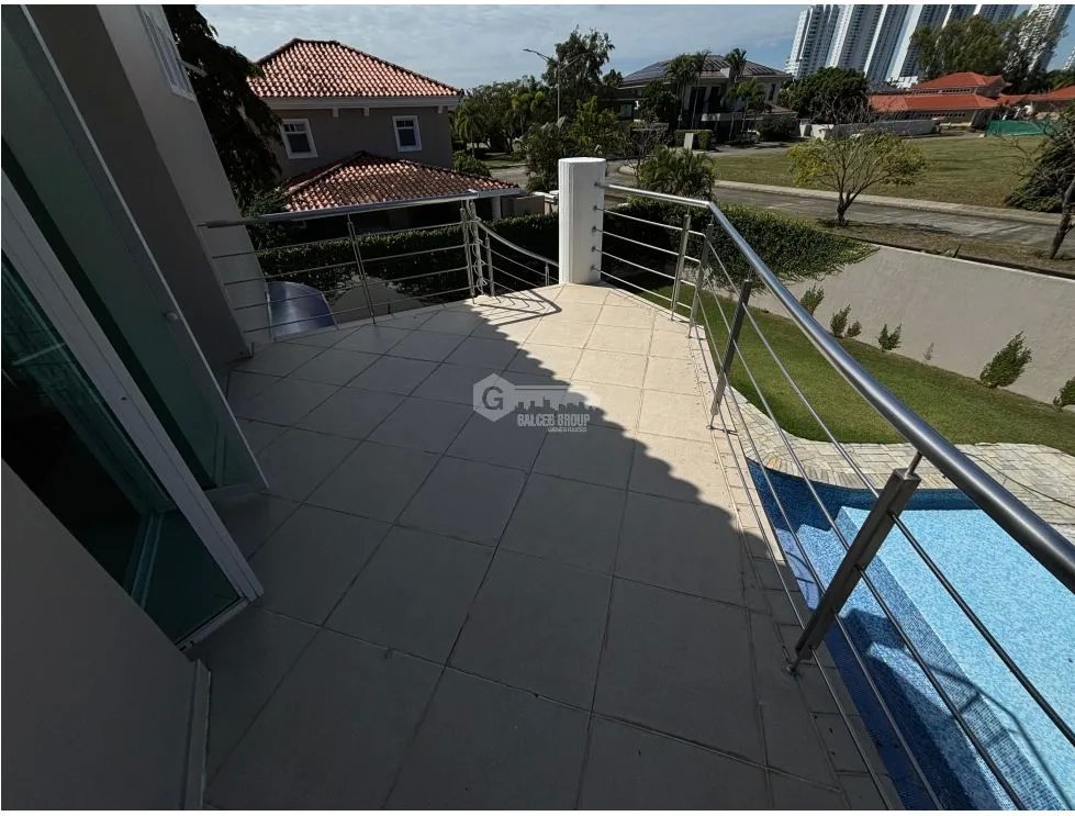 SE VENDE CASA EN COSTA DEL ESTE PH LAS MAGNOLIAS CON PISCINA