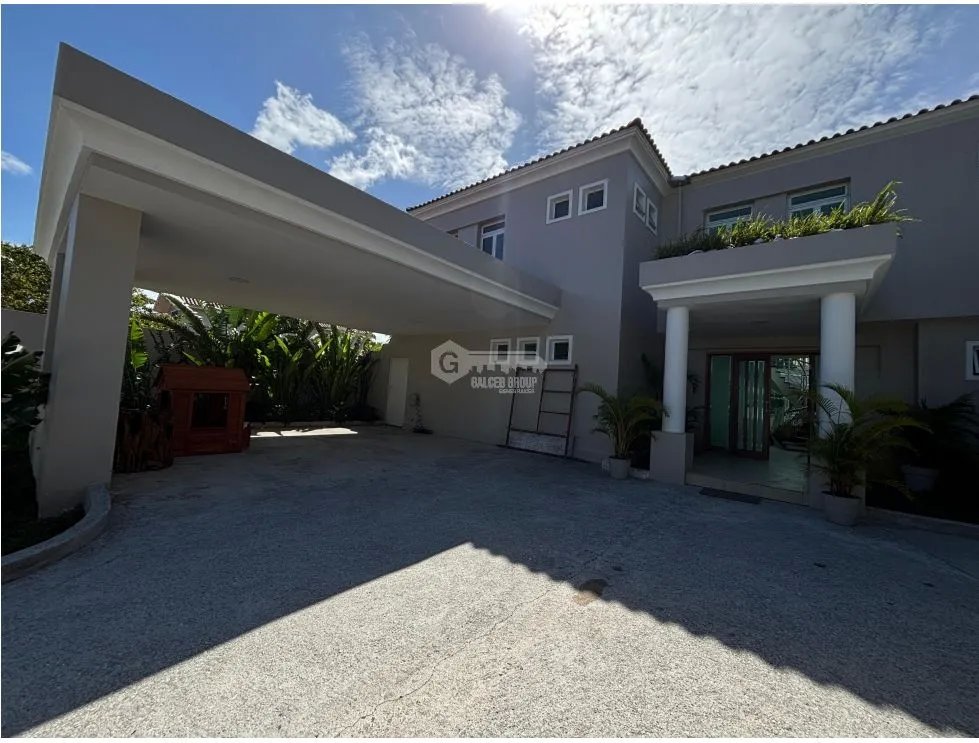 SE VENDE CASA EN COSTA DEL ESTE PH LAS MAGNOLIAS CON PISCINA