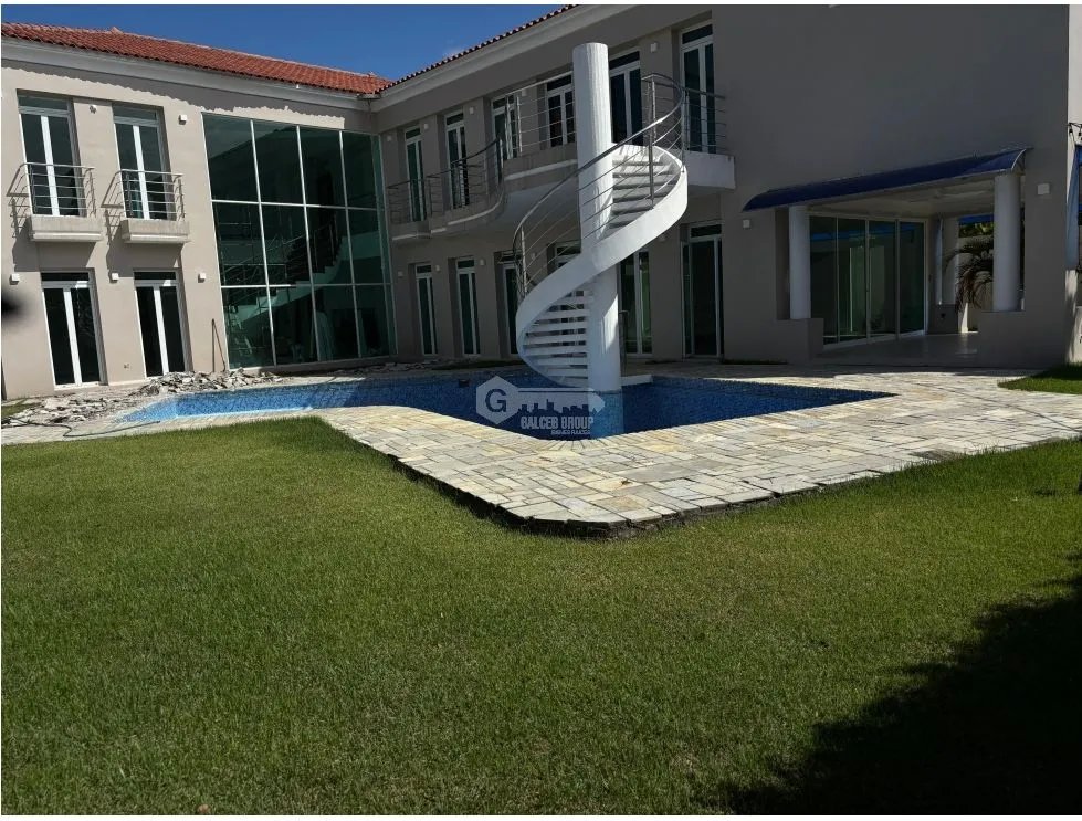 SE VENDE CASA EN COSTA DEL ESTE PH LAS MAGNOLIAS CON PISCINA