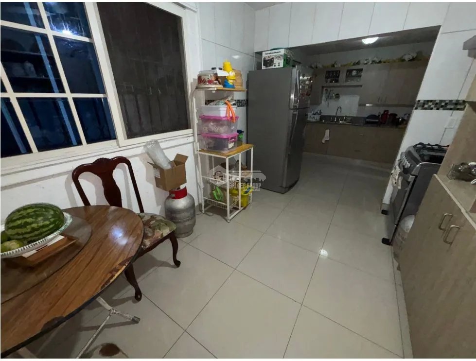 VILLA LUCRE / 330M / 4 HABITACION / 2 BAÑOS / TERRAZA / 1 PARKING