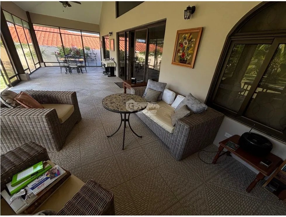VENTA DE CASA 1700M EN EL HARINO SAN CARLOS SAN JOSE DE 3 HABITACIONES