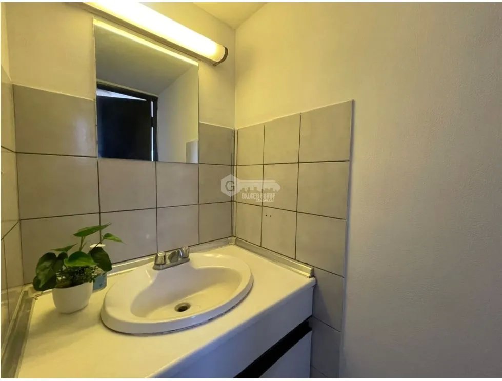 ALQUILER DE OFICINA DE 88M EN OBARRIO PH TORRE ADVANCE AMOBLADA