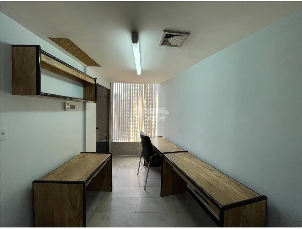 ALQUILER DE OFICINA DE 88M EN OBARRIO PH TORRE ADVANCE AMOBLADA