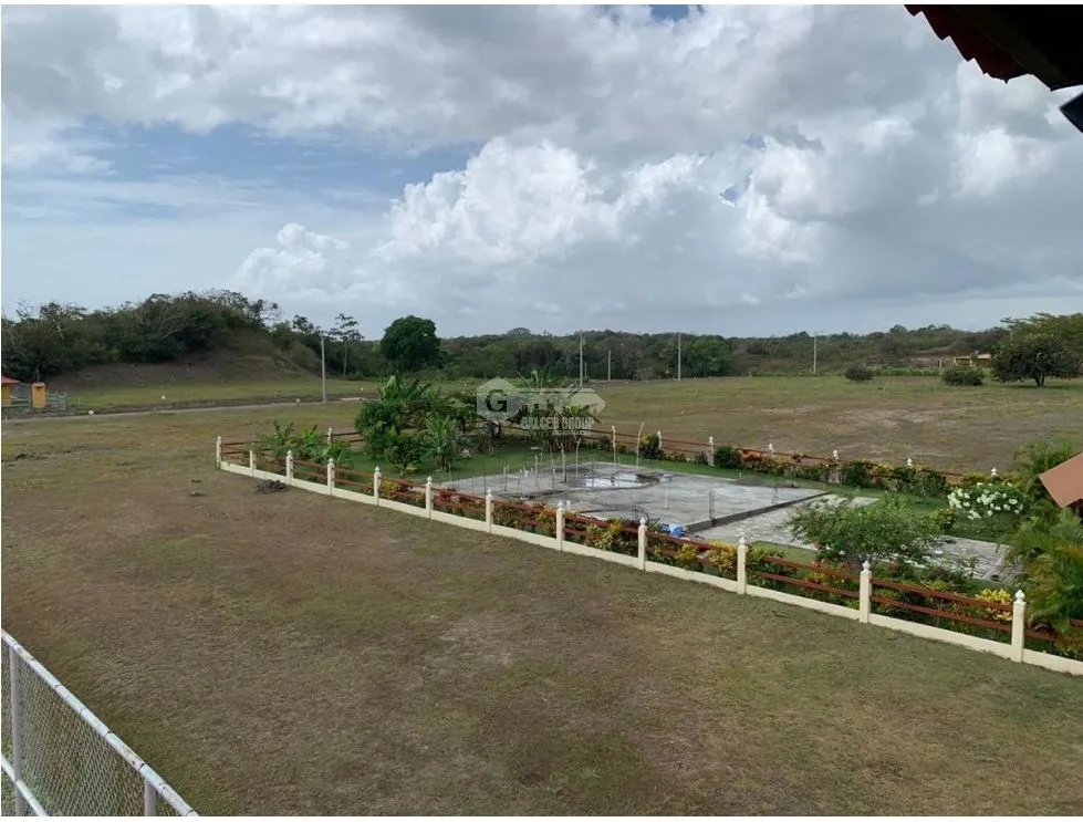 SAN CARLOS / EL VALLE VILLAGE / 1600M / AREA SOCIAL / PISCINA / AG