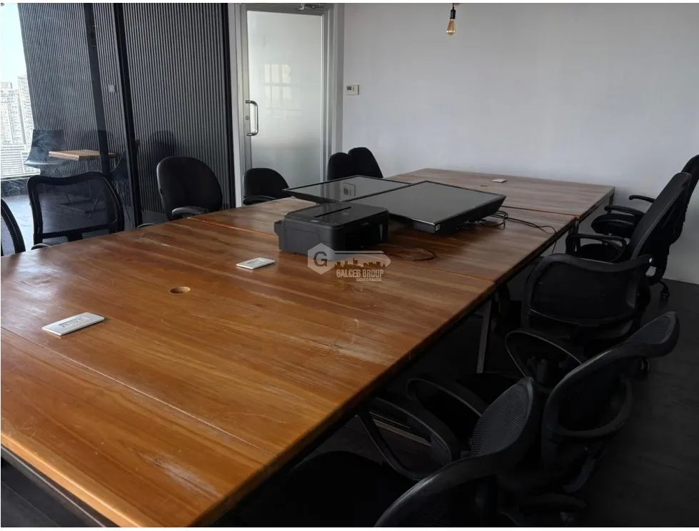 ALQUILER DE OFICINA DE 168M EN AVENIDA BALBOA TORRE BICSA AMOBLADA