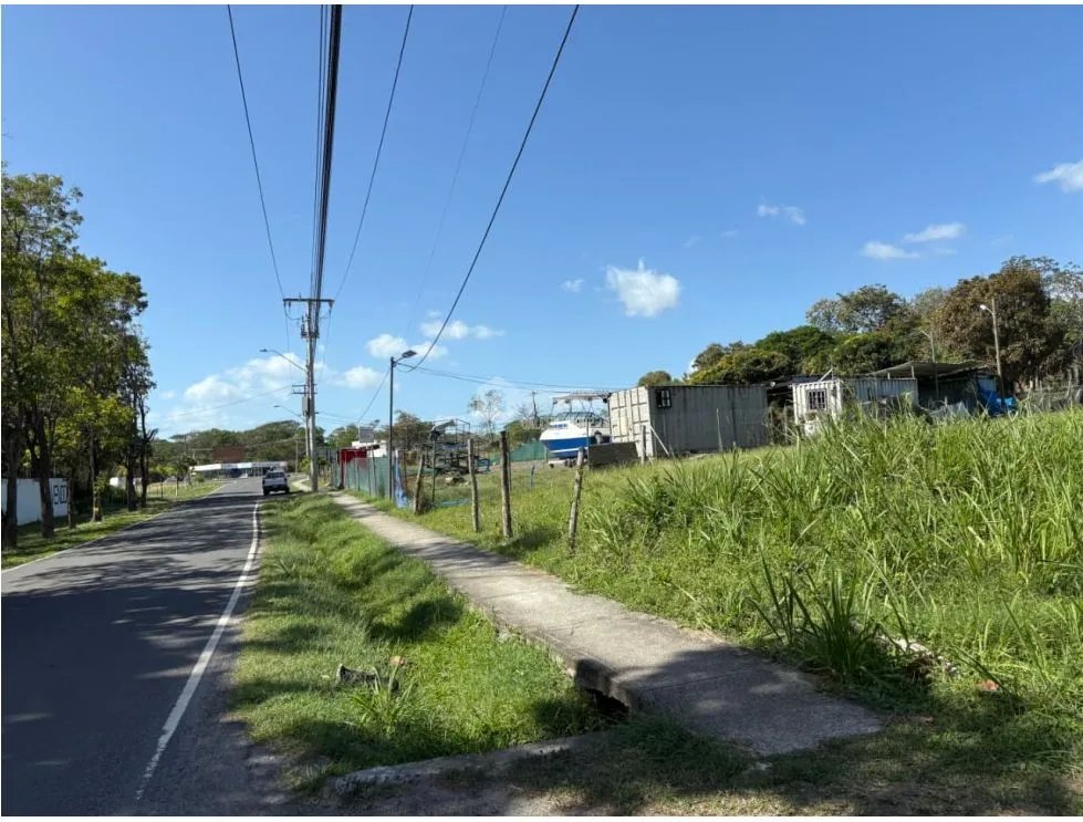 SE VENDE TERRENO COMERCIAL DE 6254M EN VIA PANAMERICANA / AG