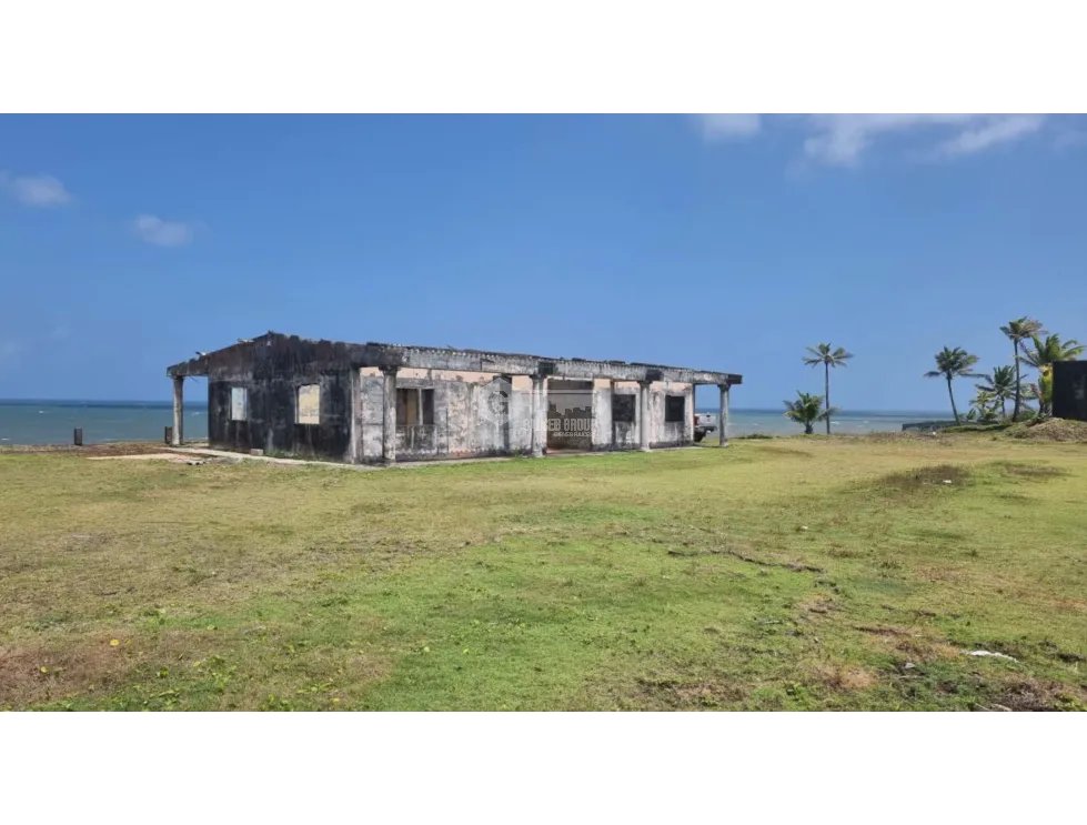 TERRENO FRENTE AL MAR / COLON PALMAS BELLAS / 2500M / ORILLA CALLE