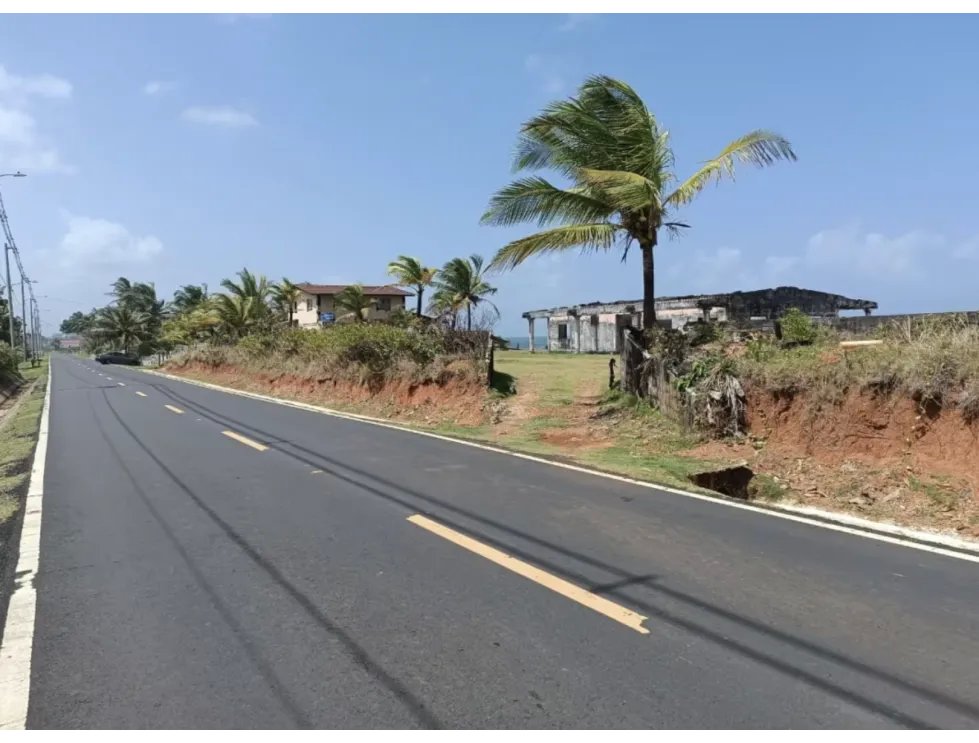 TERRENO FRENTE AL MAR / COLON PALMAS BELLAS / 2500M / ORILLA CALLE